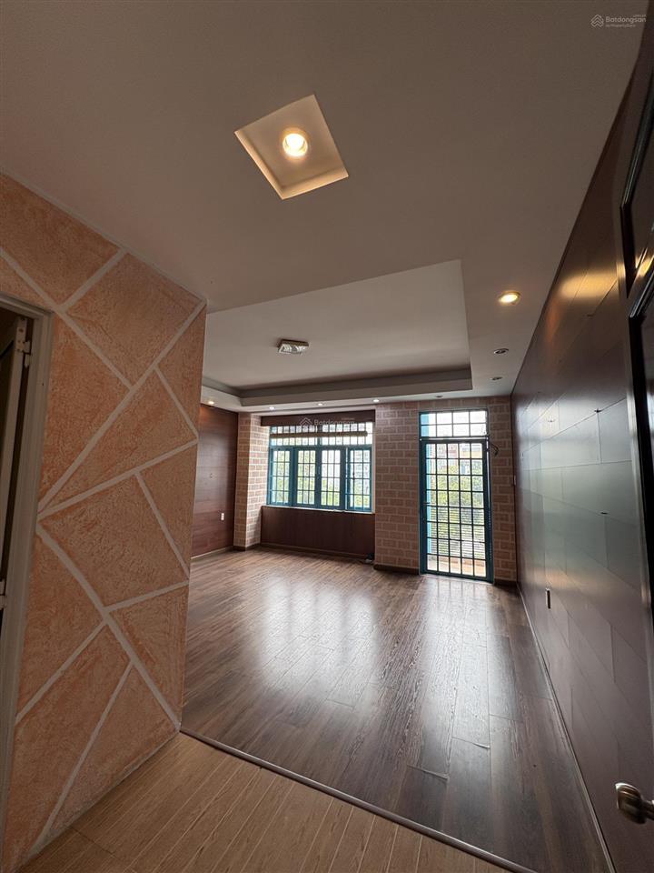 Bán nhà đường 20m giá tốt khu vực, thích hợp anh chị mua đầu tư hoặc tích lũy tài sản
