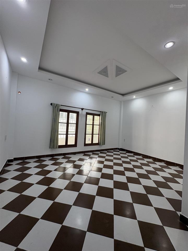 Bán nhà đường 20m giá tốt khu vực, thích hợp anh chị mua đầu tư hoặc tích lũy tài sản