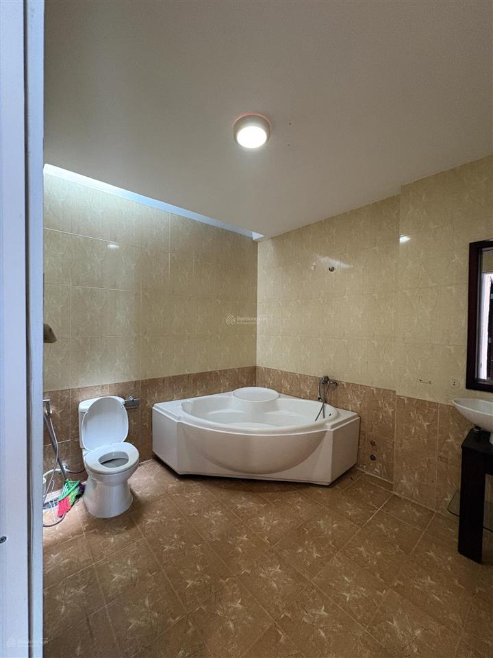 Bán nhà đường 20m giá tốt khu vực, thích hợp anh chị mua đầu tư hoặc tích lũy tài sản