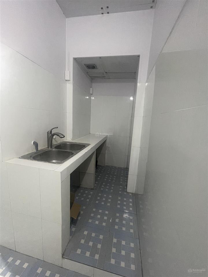 Cho thuê nhà 1 tầng trên đất 55m2 chính chủ  121 trần phú, hà đông
