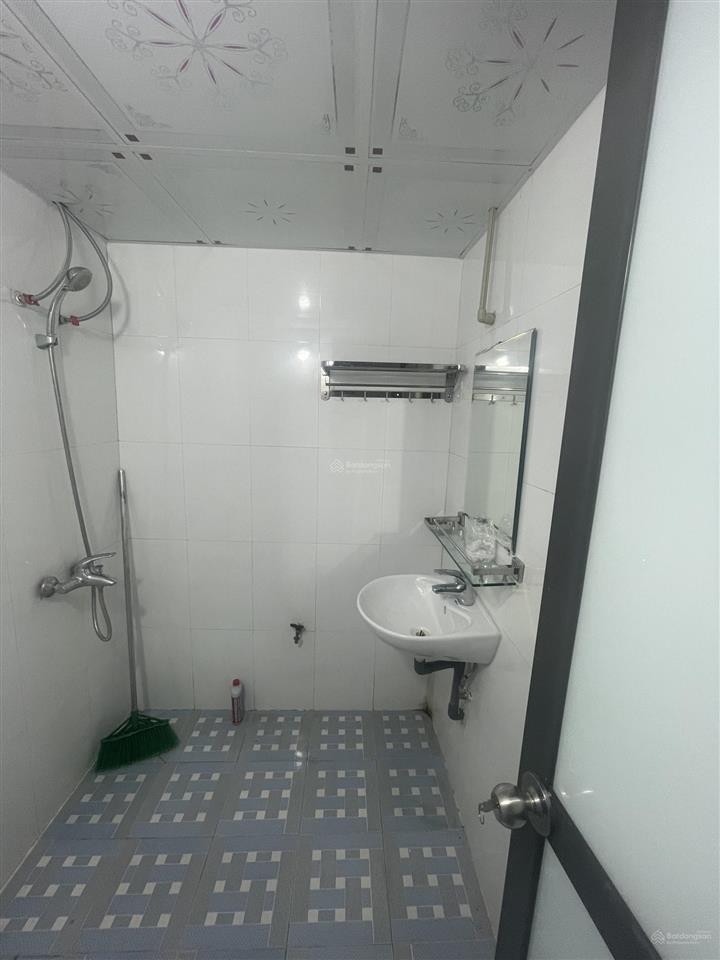 Cho thuê nhà 1 tầng trên đất 55m2 chính chủ  121 trần phú, hà đông