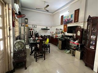 Bán nhà 2 mặt tiền đường lớn, một trệt 2 lầu