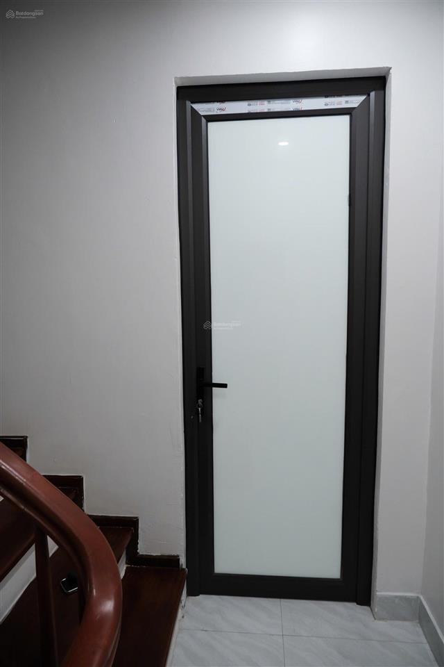 Chính chủ bán nhà 5 tầng quận cầu giấy ( gần trường đh thương mại )