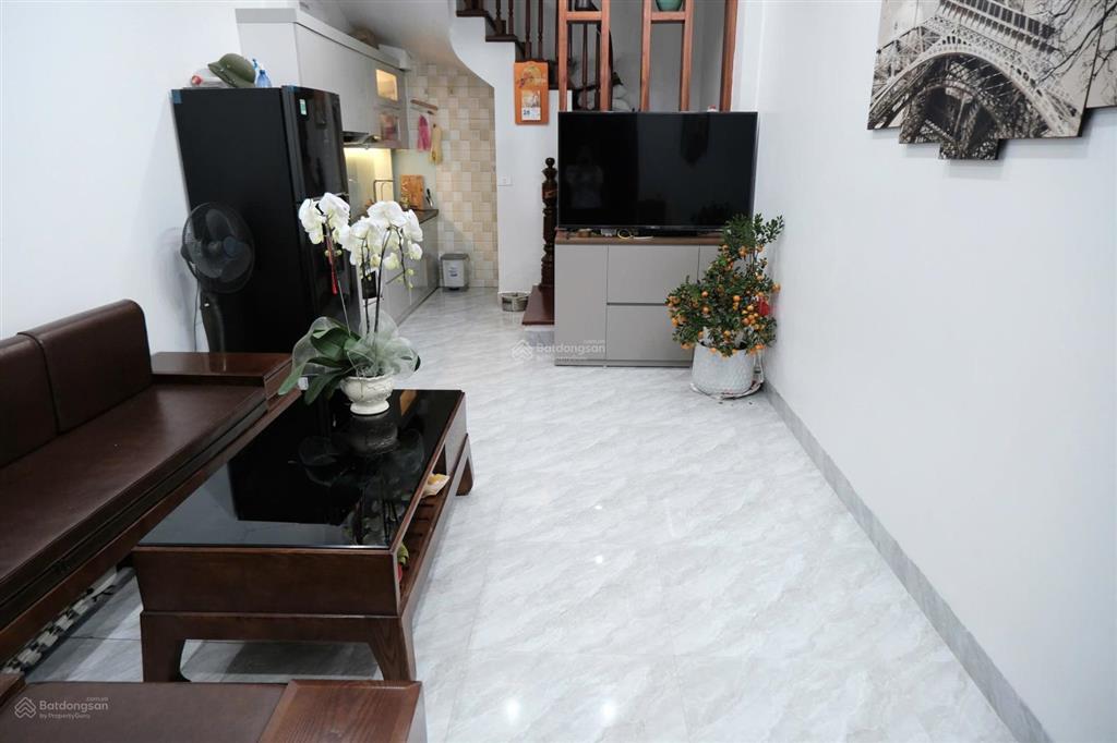Chính chủ bán nhà 5 tầng quận cầu giấy ( gần trường đh thương mại )