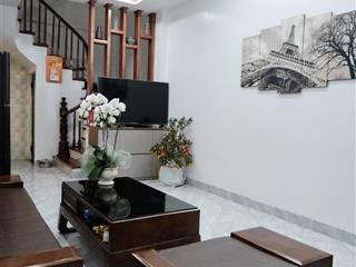 Chính chủ bán nhà 5 tầng quận cầu giấy ( gần trường đh thương mại )