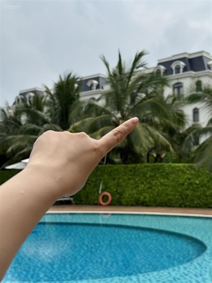 Sẵn sổ đỏ, chính chủ cần bán liền kề 5 tầng view trực diện công viên, bể bơi tại vinhomes ocp2