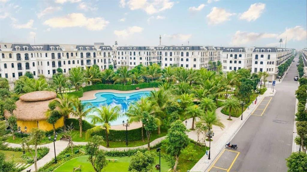 Sẵn sổ đỏ, chính chủ cần bán liền kề 5 tầng view trực diện công viên, bể bơi tại vinhomes ocp2