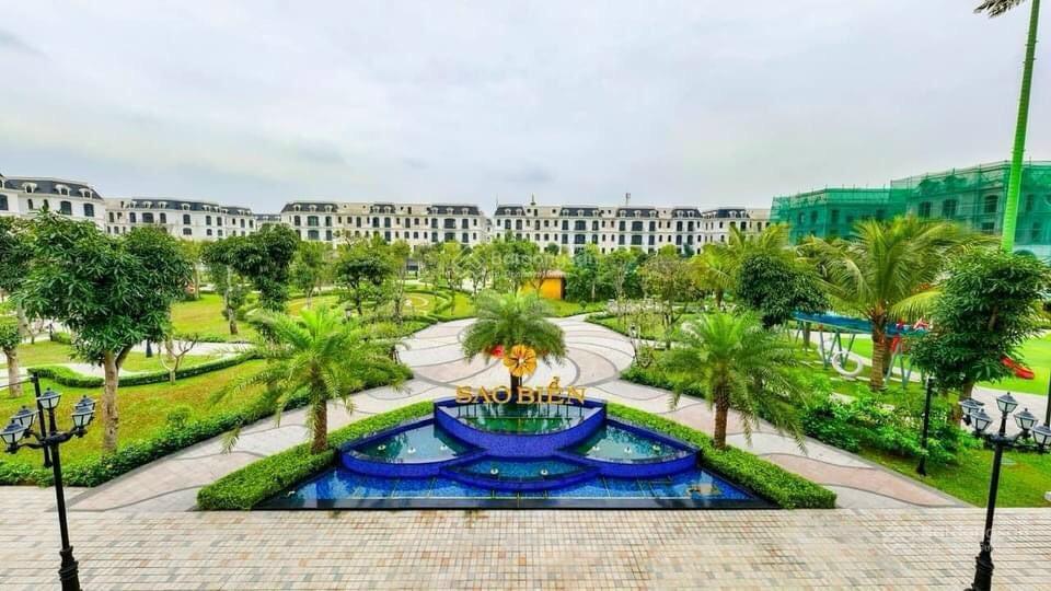 Sẵn sổ đỏ, chính chủ cần bán liền kề 5 tầng view trực diện công viên, bể bơi tại vinhomes ocp2