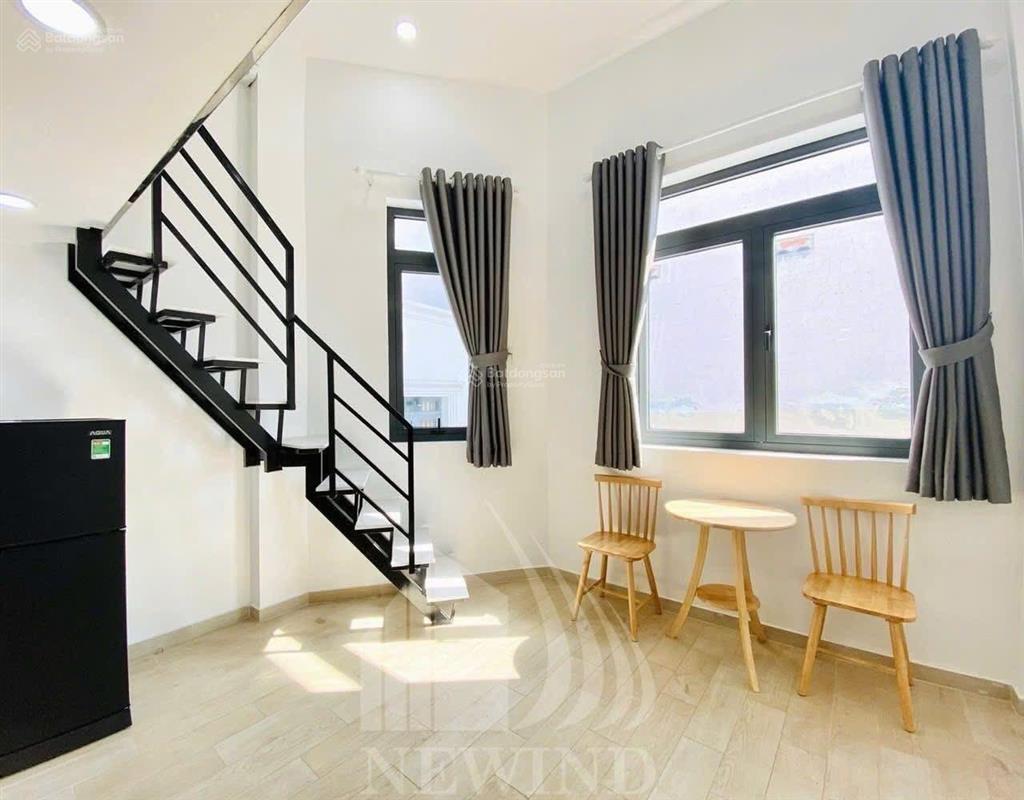 Phòng có gác mới xây sạch sẽ ngay tô ký  cvpm quang trung  giá rẻ