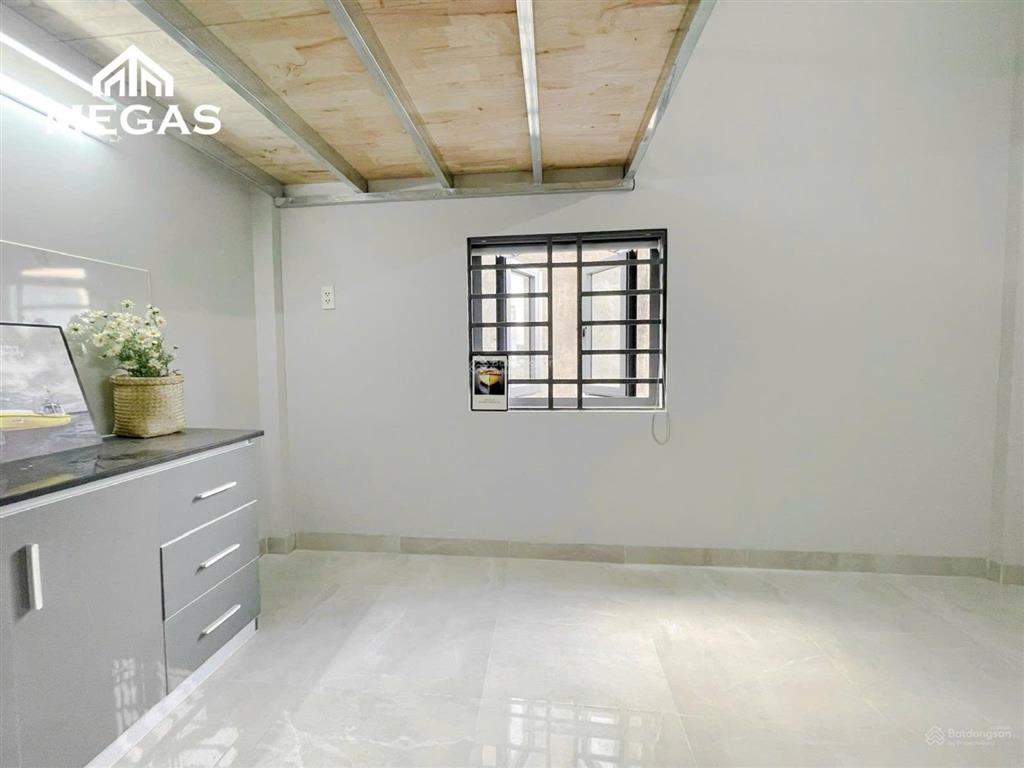 Duplex cửa sổ trời mới xây ngay tô ký  đi bộ qua cvpm quang trung