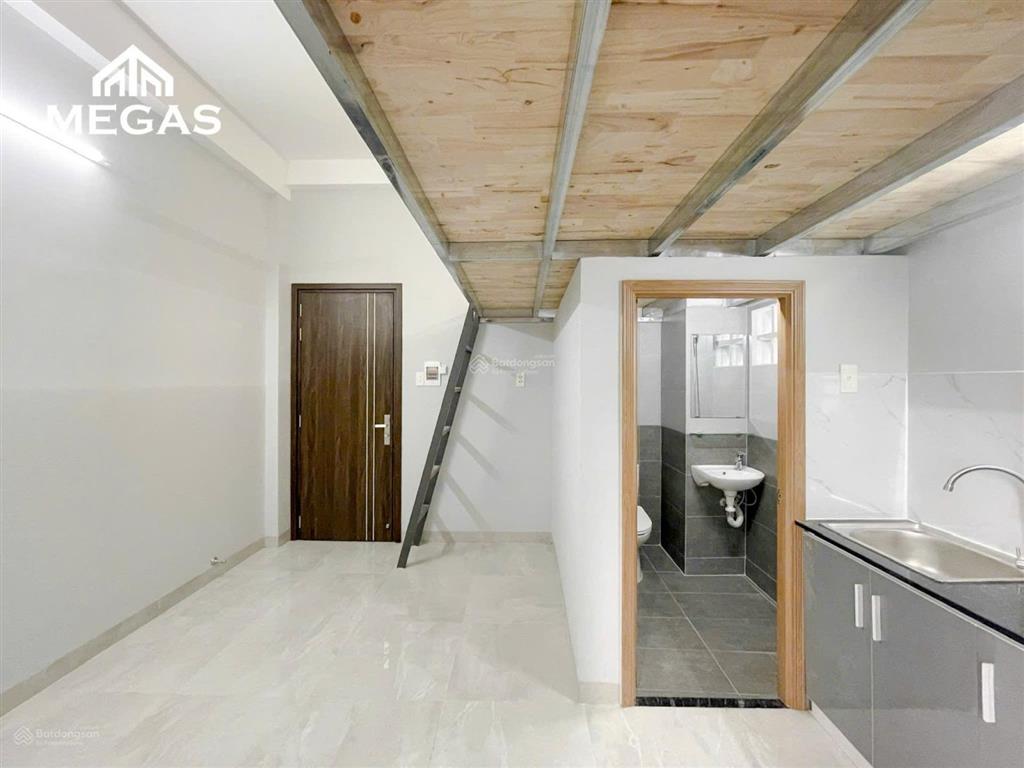 Duplex cửa sổ trời mới xây ngay tô ký  đi bộ qua cvpm quang trung