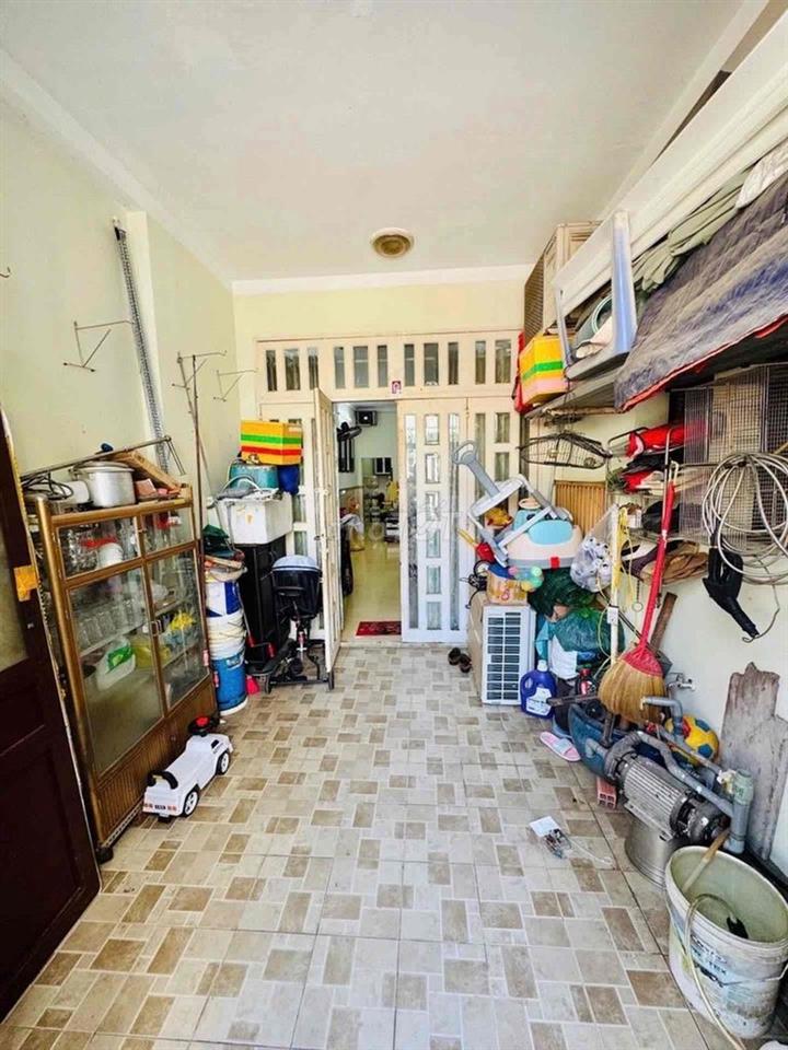 Nhà Hẻm xe hơi tránh khu dân trí cao tại Tân Bình