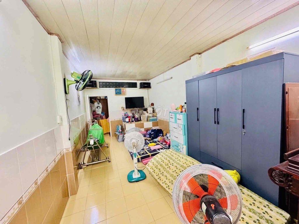 Nhà Hẻm xe hơi tránh khu dân trí cao tại Tân Bình