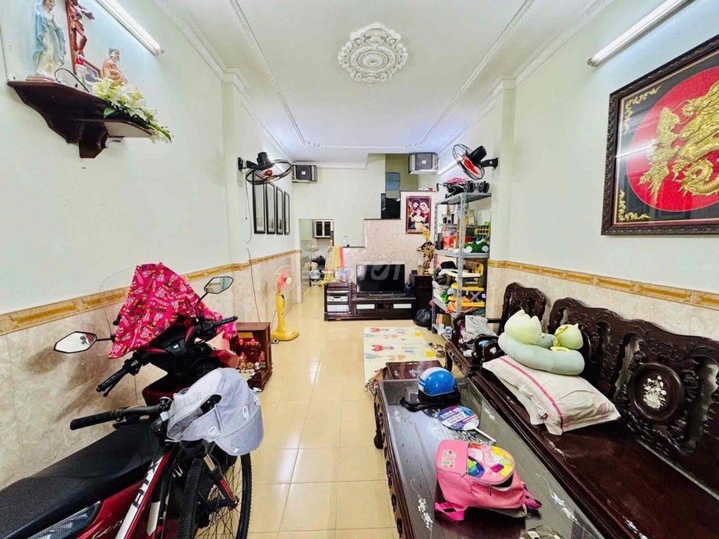 Nhà Hẻm xe hơi tránh khu dân trí cao tại Tân Bình