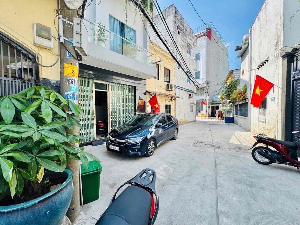 Nhà Hẻm xe hơi tránh khu dân trí cao tại Tân Bình