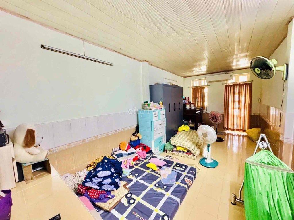 Nhà Hẻm xe hơi tránh khu dân trí cao tại Tân Bình