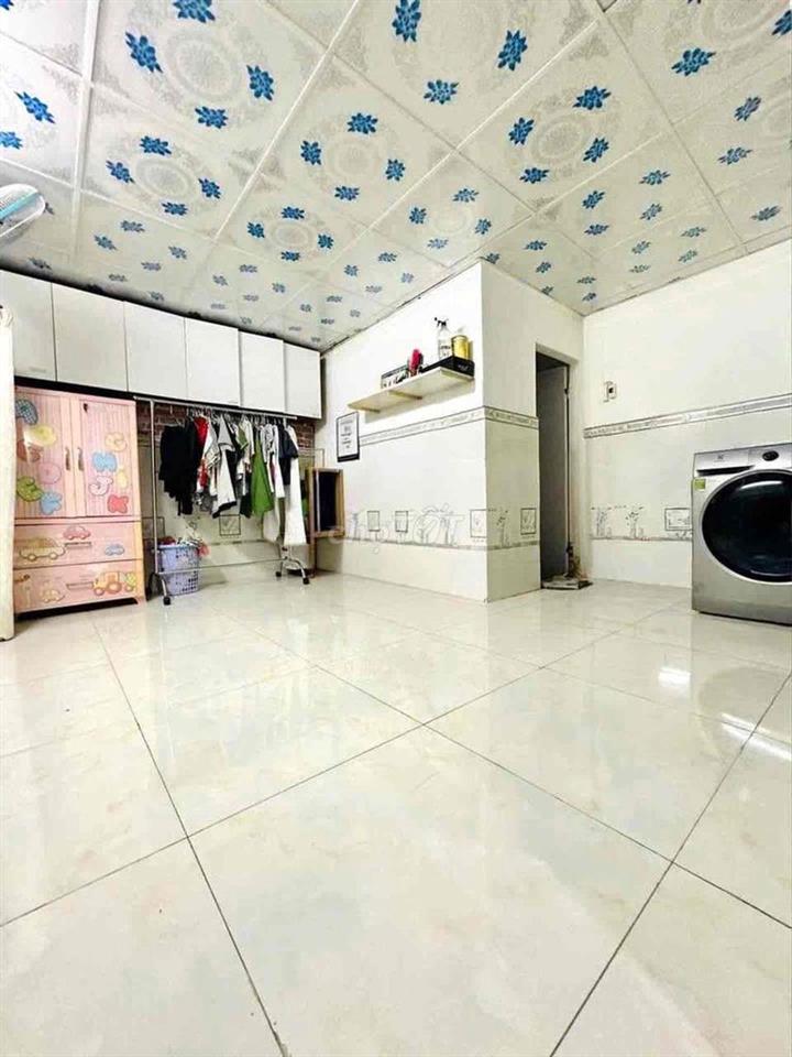 Nhà cách hẻm xe hơi một căn nhà khu dân trí cao