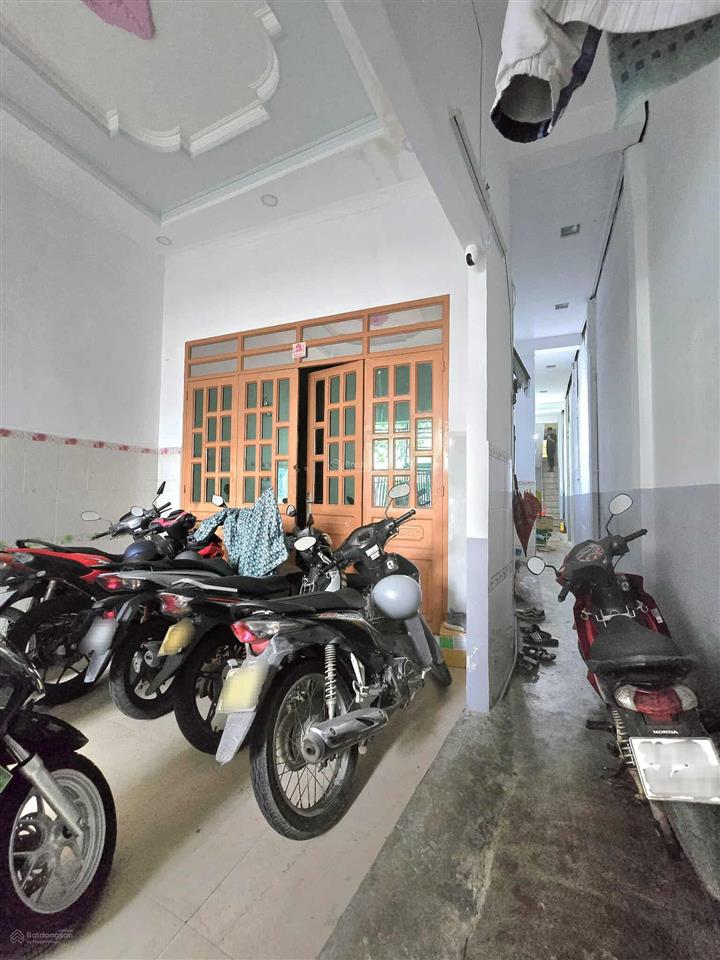 Siêu hiếm linh chiểu  gần vincom thủ đức 116m ,3 tầng, dòng tiền 30tr/tháng ,shr, ô tô né nhau.