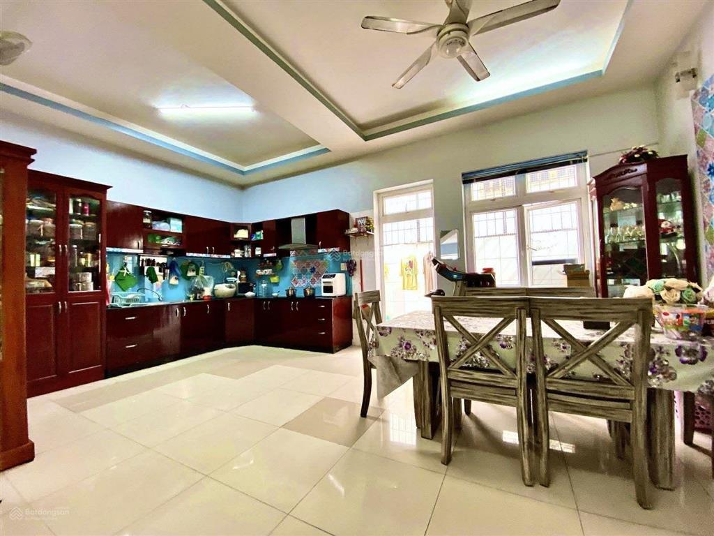 Bán nhà biệt thự 130m ngang 6.5, 3pn hẻm ô tô, shr, hoàn công, shr hoàn công đủ, tăng nhơn phú