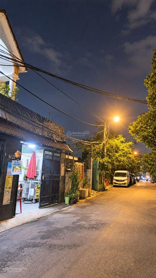 Nhà trường thọ, thủ đức, 70m, 6,3 tỷ ngang 5m hẻm 2 ô tô tránh có phòng ngủ tầng trệt,
