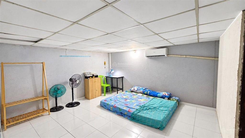 Nhà trường thọ, thủ đức, 70m, 6,3 tỷ ngang 5m hẻm 2 ô tô tránh có phòng ngủ tầng trệt,