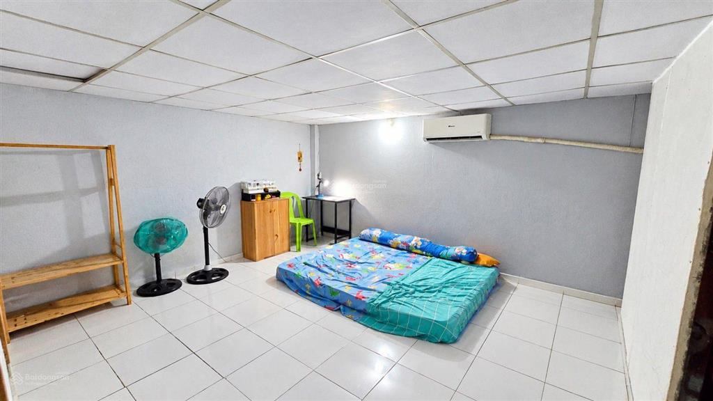 Nhà trường thọ, thủ đức, 70m, 6,3 tỷ ngang 5m hẻm 2 ô tô tránh có phòng ngủ tầng trệt,