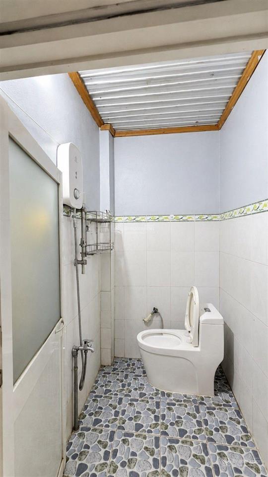 Nhà trường thọ, thủ đức, 70m, 6,3 tỷ ngang 5m hẻm 2 ô tô tránh có phòng ngủ tầng trệt,