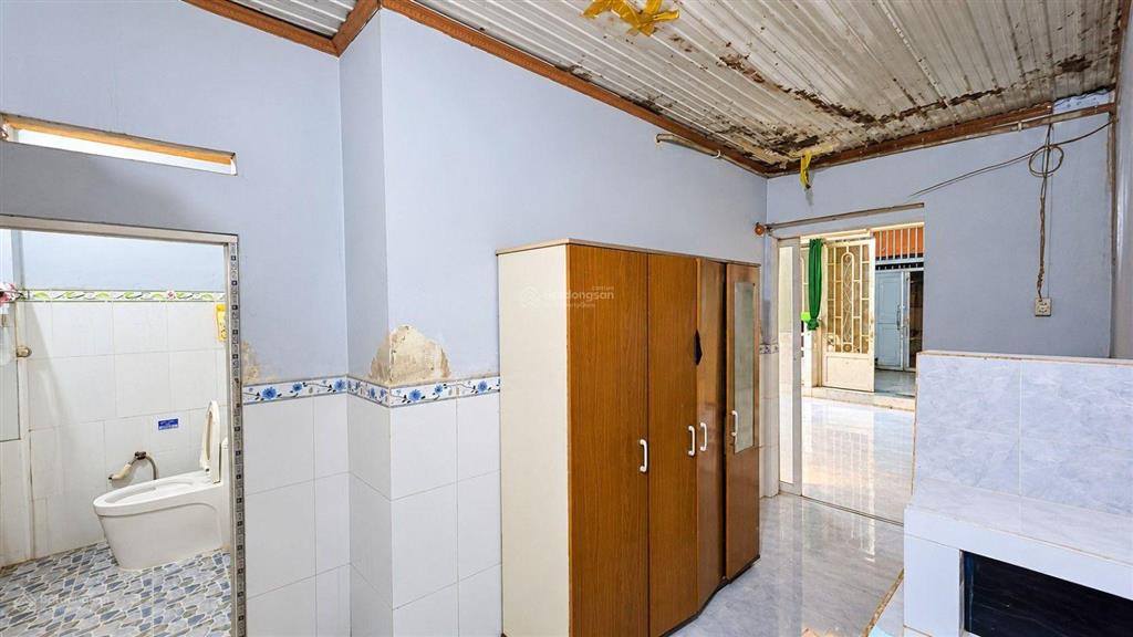 Nhà trường thọ, thủ đức, 70m, 6,3 tỷ ngang 5m hẻm 2 ô tô tránh có phòng ngủ tầng trệt,