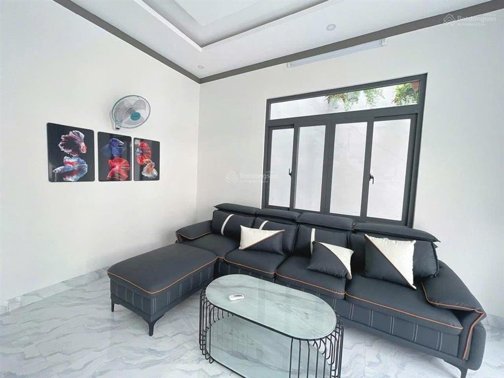 Bán nhà phố buôn ma thuột hẻm lê duẩn sân ô tô, 3 phòng ngủ, mặt tiền 7m, giá 4,5 tỷ