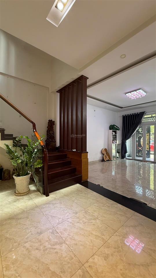 Bán nhà phố trung tâm buôn ma thuột gần nguyễn tất thành  giá 5,8 tỷ