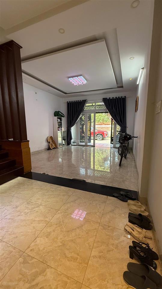 Bán nhà phố trung tâm buôn ma thuột gần nguyễn tất thành  giá 5,8 tỷ