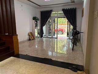 Bán nhà phố trung tâm buôn ma thuột gần nguyễn tất thành  giá 5,8 tỷ