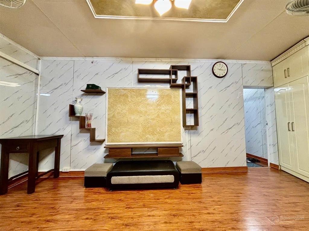 Bán nhà tập thể nghĩa tân 25/66m2, 2 ngủ giá 3,3 tỷ