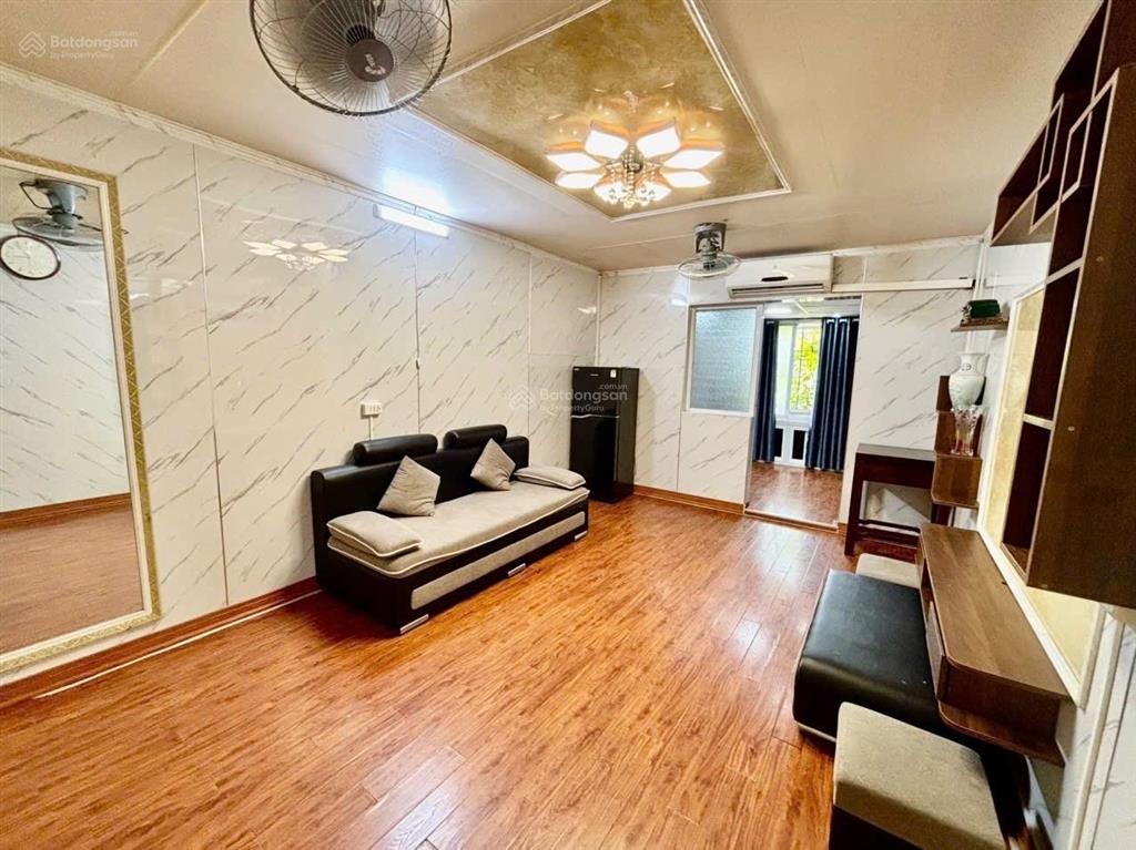 Bán nhà tập thể nghĩa tân 25/66m2, 2 ngủ giá 3,3 tỷ