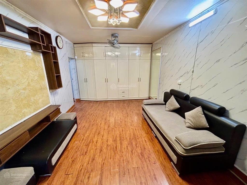 Bán nhà tập thể nghĩa tân 25/66m2, 2 ngủ giá 3,3 tỷ