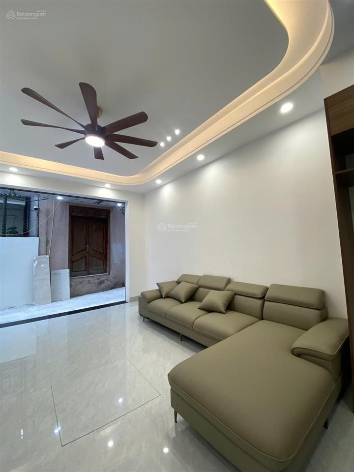 Bán nhà huỳnh tấn phát  long biên 5 tầng 48m2 thang máy full nội thất 12,8 tỷ