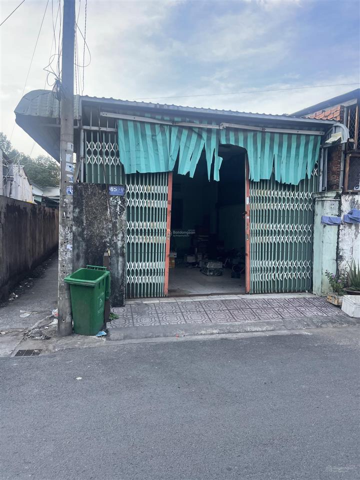 Cần bán lô đất có 8 phòng trọ cả nhà