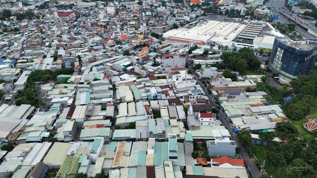 Cần bán lô đất có 8 phòng trọ cả nhà