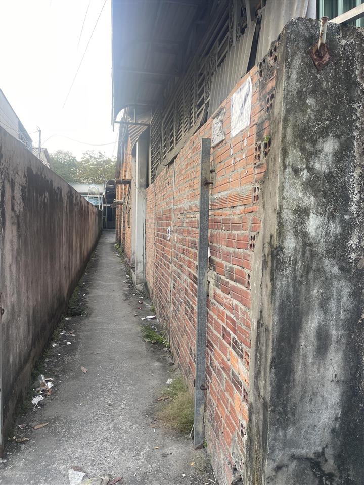 Cần bán lô đất có 8 phòng trọ cả nhà