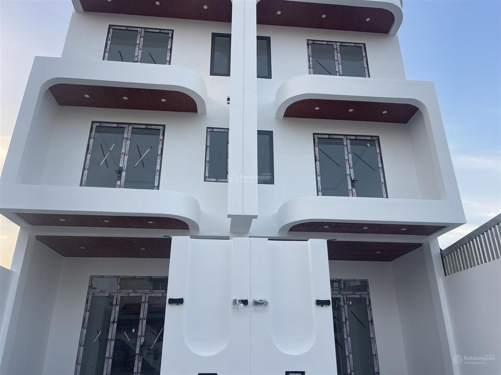 Cần bán nhà mới xây sổ hoàn công đầy đủ