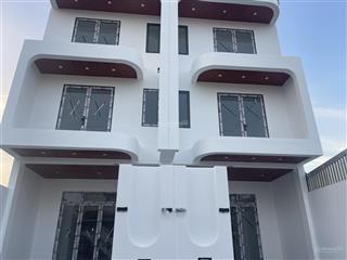 Cần bán nhà mới xây sổ hoàn công đầy đủ