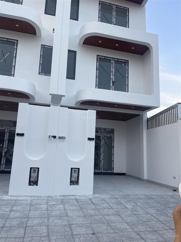 Cần bán nhà mới xây sổ hoàn công đầy đủ