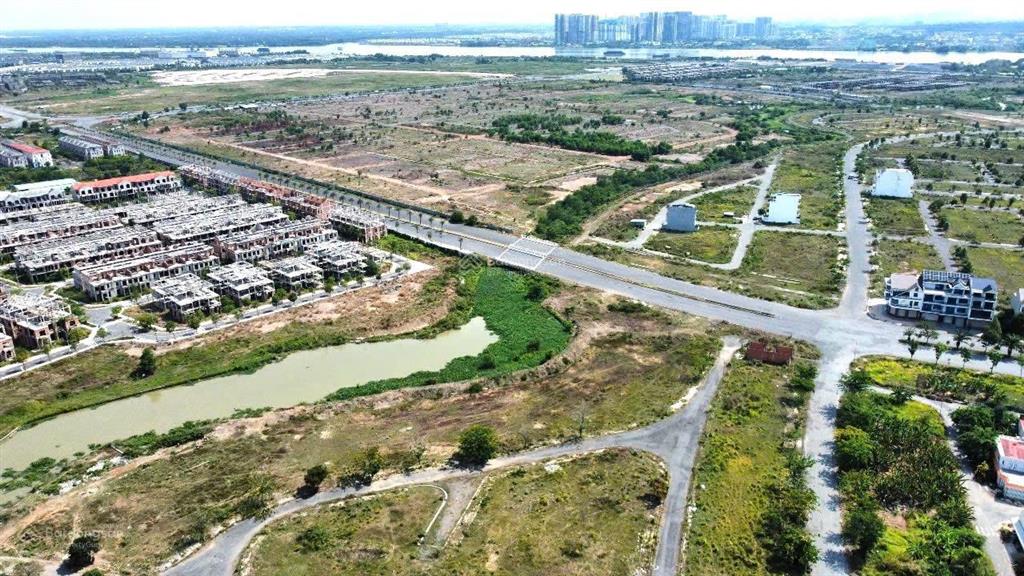 Cần bán lô đất 6x20 hướng đông nam khu đô thị long hưng city