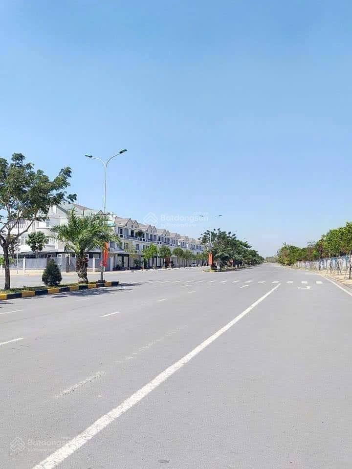 Cần bán lô đất 6x20 hướng đông nam khu đô thị long hưng city