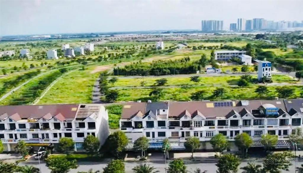 Cần bán lô đất 6x20 hướng đông nam khu đô thị long hưng city