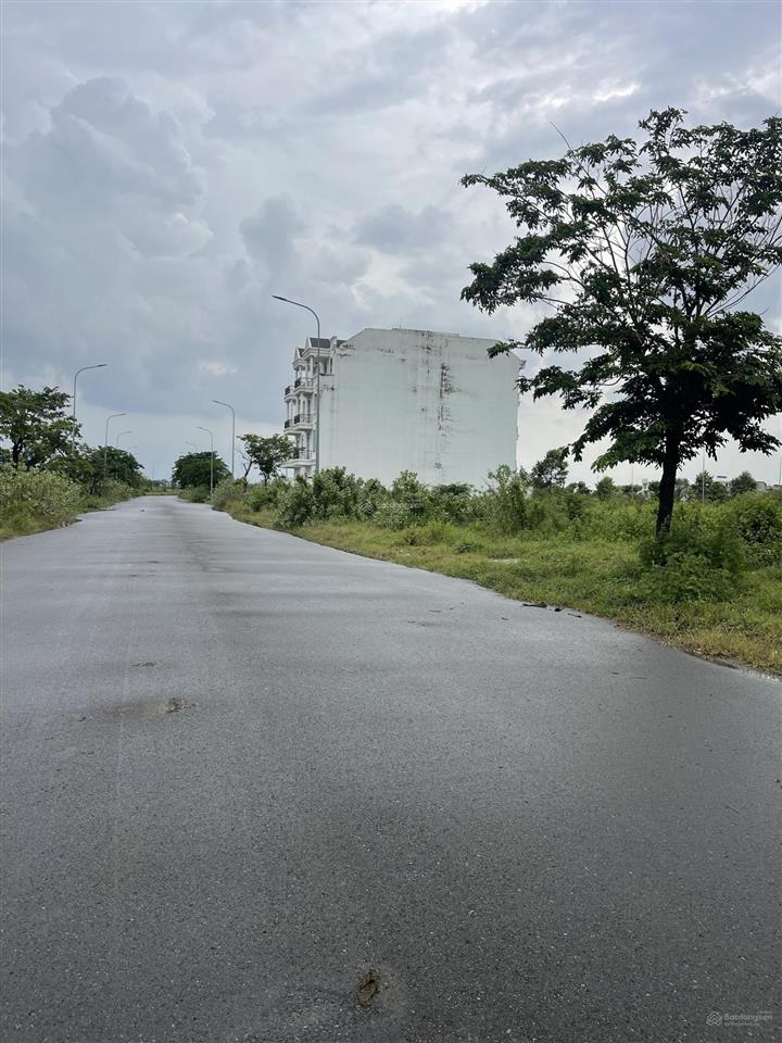 Cần bán lô đất 6x20 hướng đông nam khu đô thị long hưng city