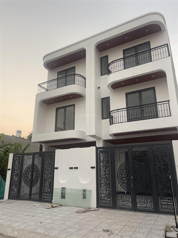 Cần bán nhà mới xây sổ hoàn công đầy đủ