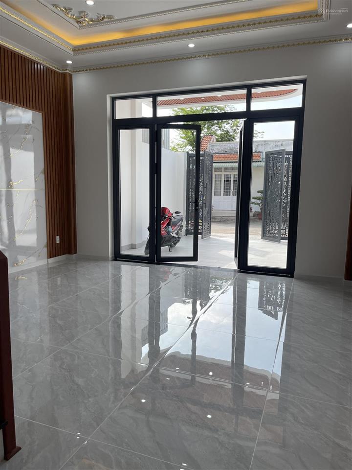 Cần bán nhà mới xây sổ hoàn công đầy đủ
