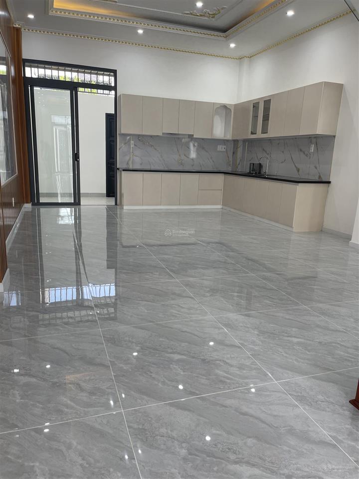 Cần bán nhà mới xây sổ hoàn công đầy đủ