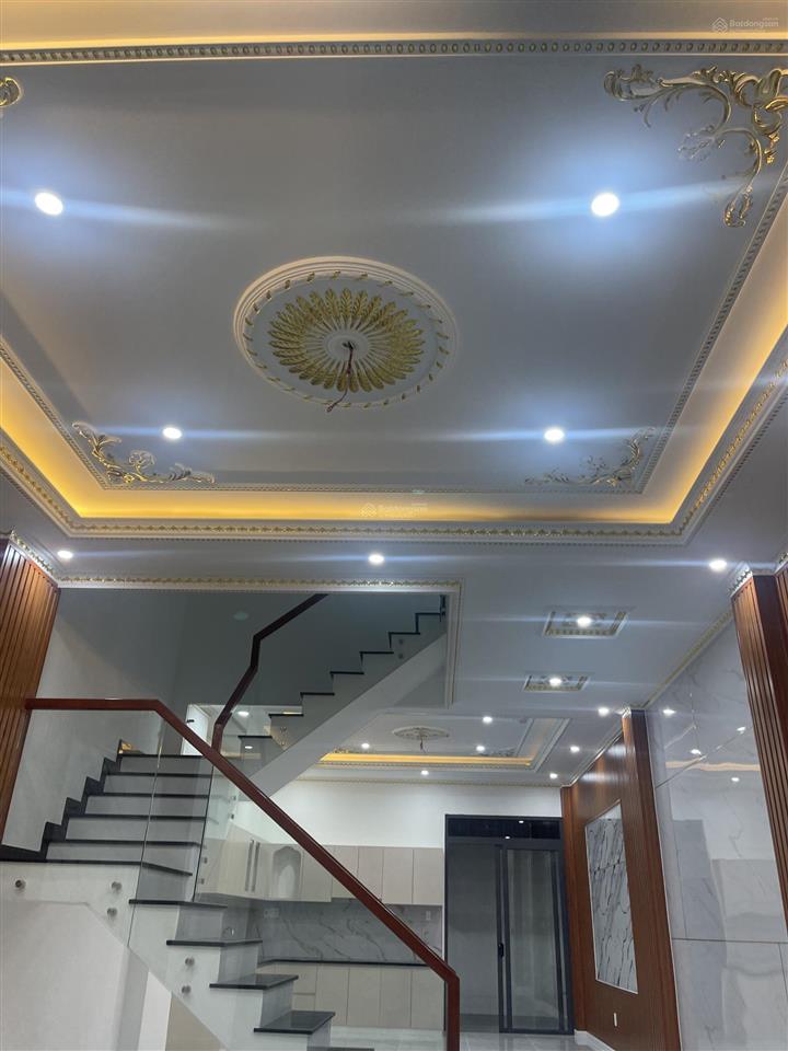 Cần bán nhà mới xây sổ hoàn công đầy đủ
